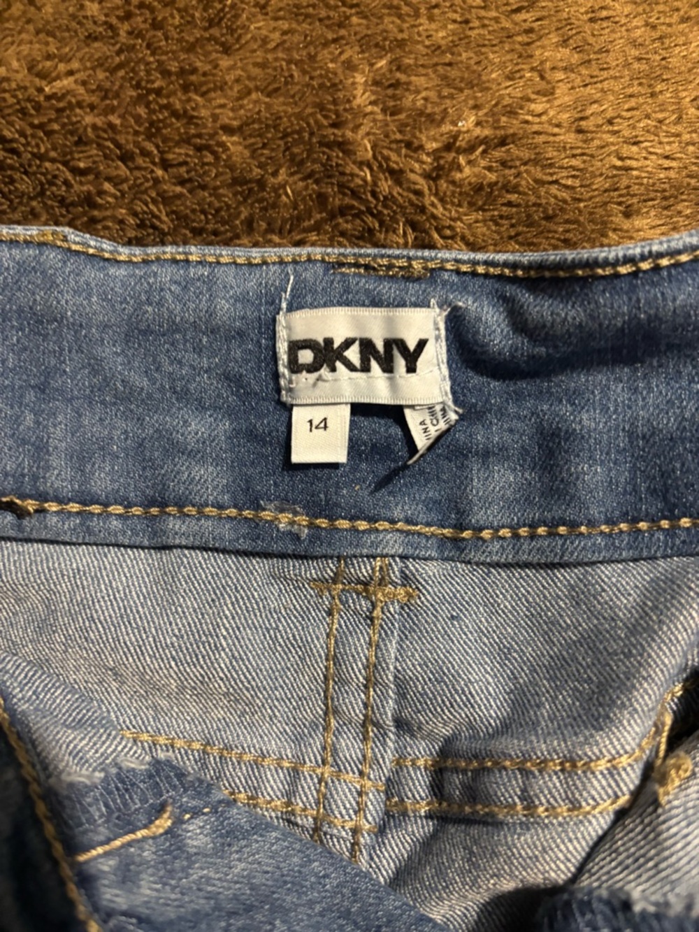 DKNY Light Wash Blue Denim Cargo Shorts - Picture 3 of 4